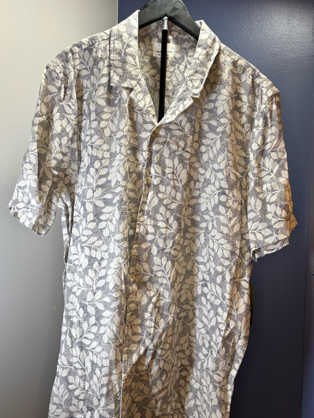 Men's Short-Sleeve Leaf Print Button-Down Shirt - White & Gray
